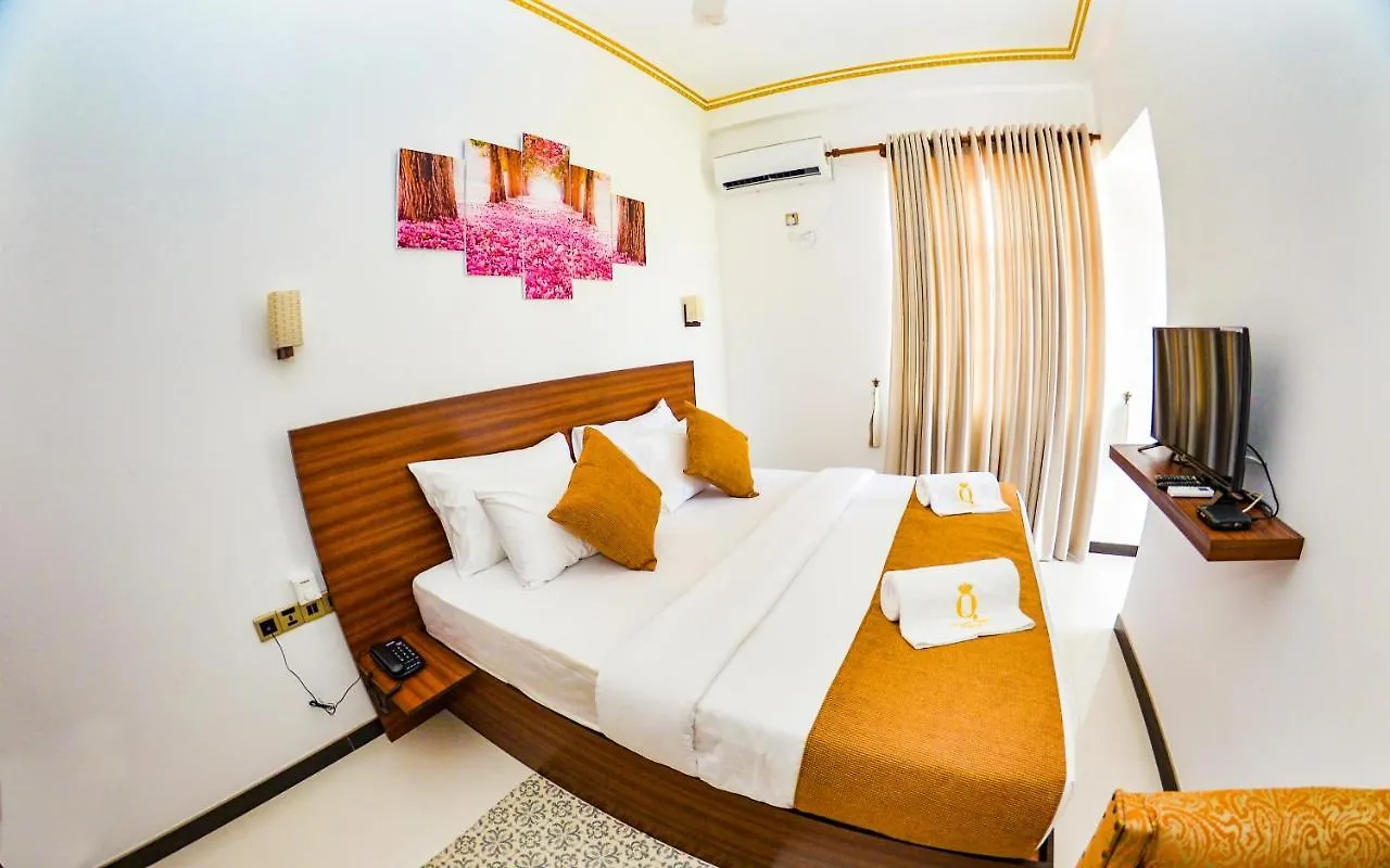 Hotel Negombo New Queen'S Palace