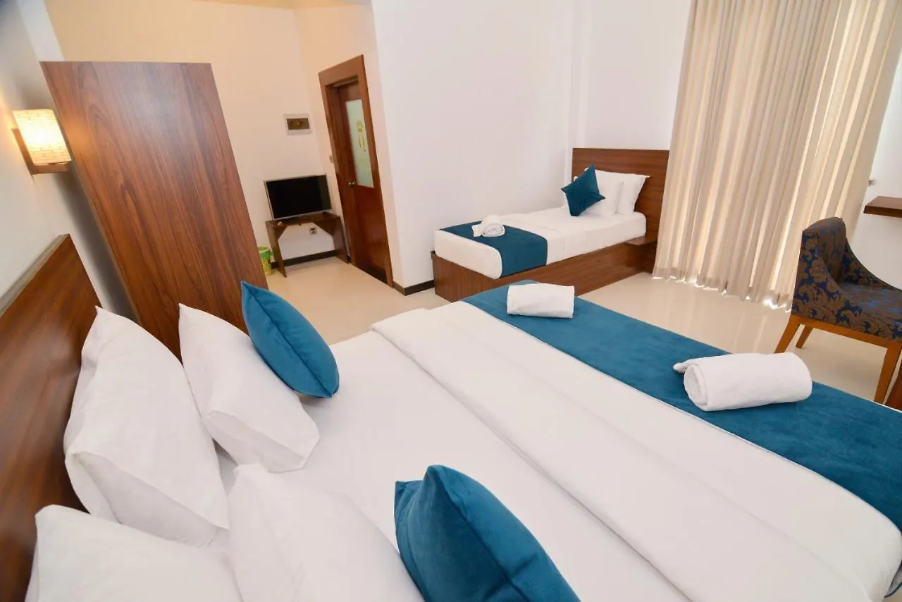 Negombo New Queen'S Palace Hotel
